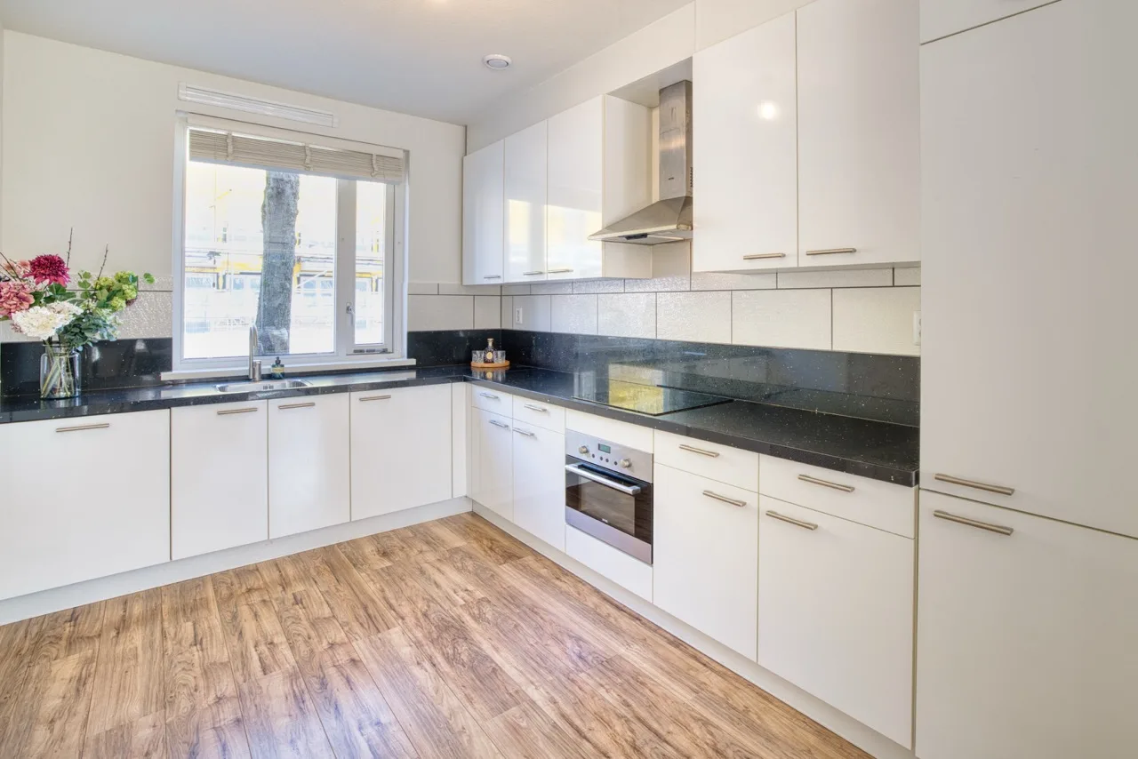 Licht, ruimte en tuin op het zuidwesten Apollostraat